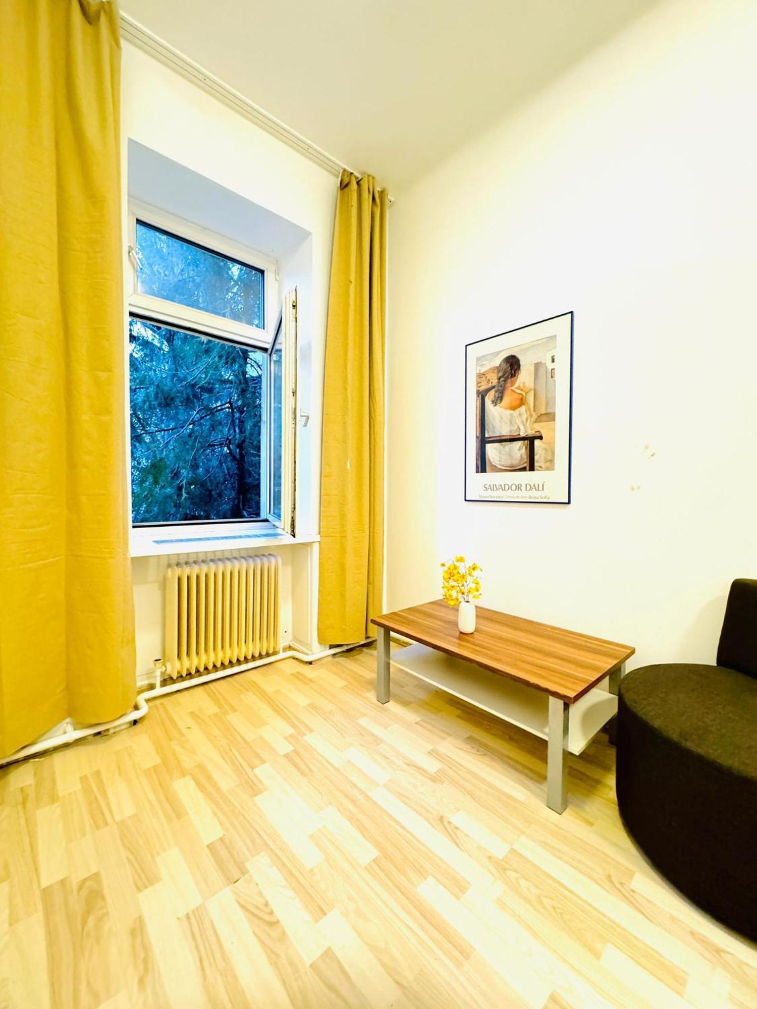 Spacious 3br For Up To 6p, 10min To Fac Platz Apartment