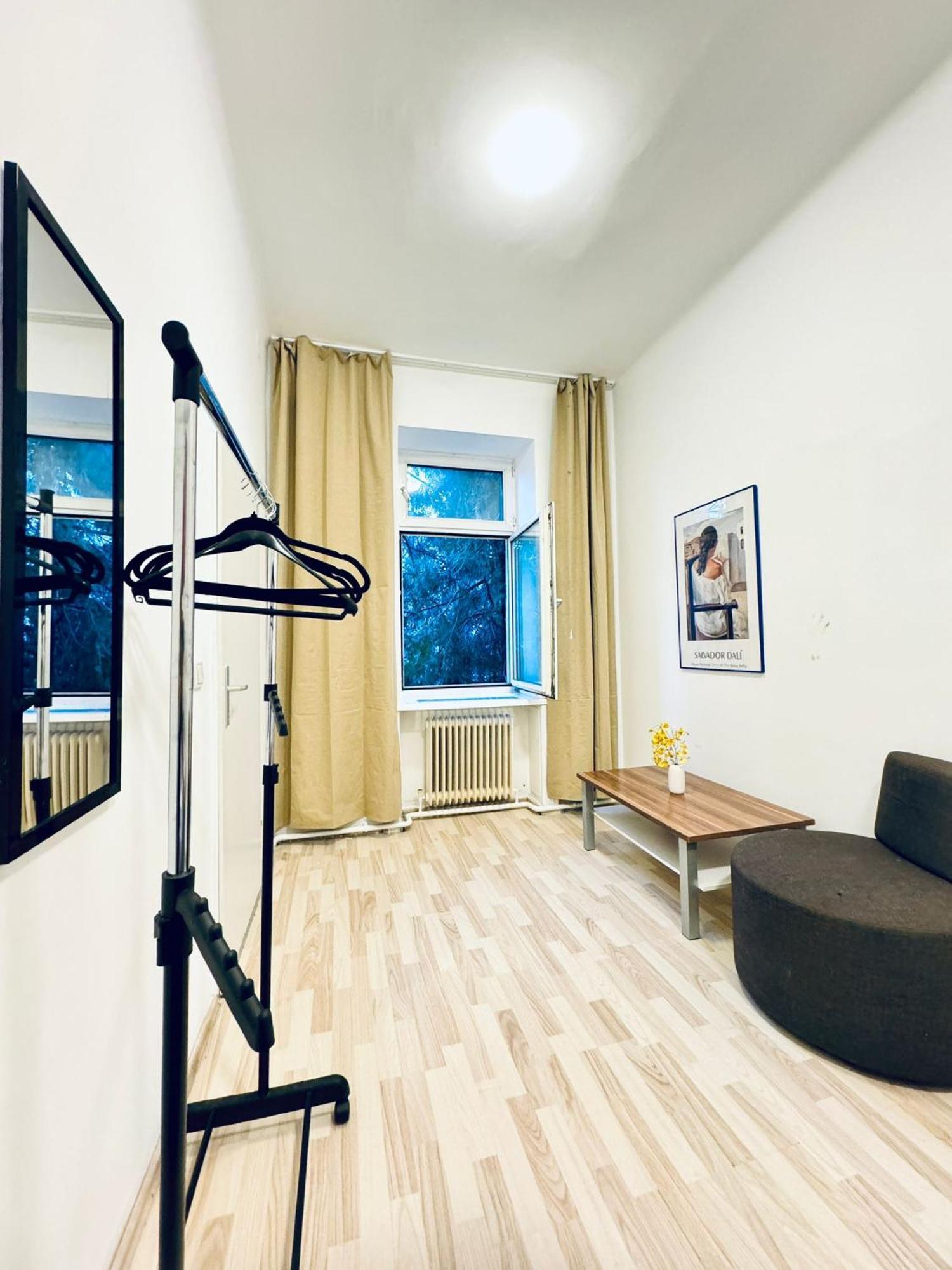 Spacious 3br For Up To 6p, 10min To Fac Platz Apartment *